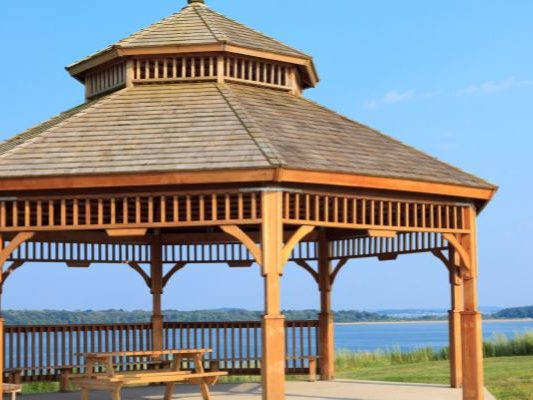 Pergolas vs Gazebos Pergolas vs Gazebos